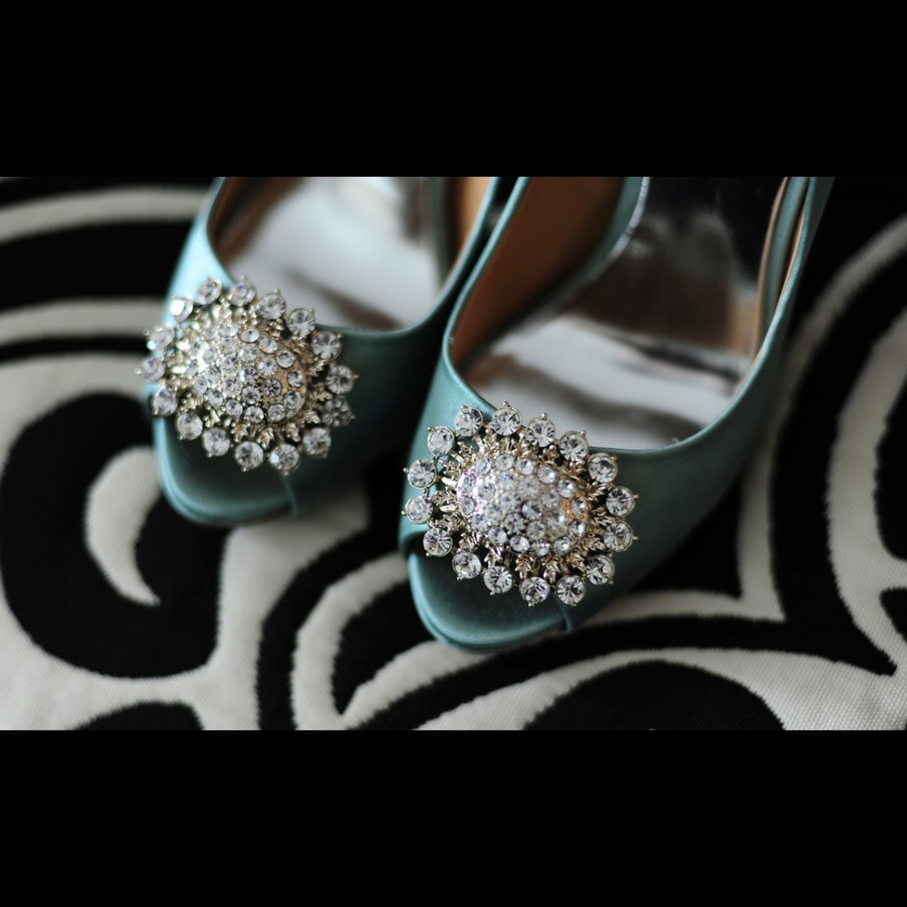 Badgley Mischka open toe Rhinestone Pump sz 6.5